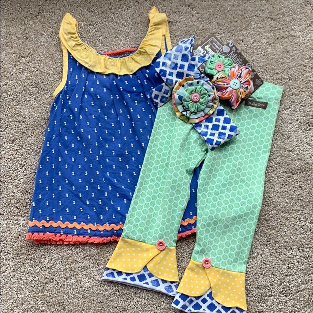 Matilda Jane Top, Capris & Matching Bows
